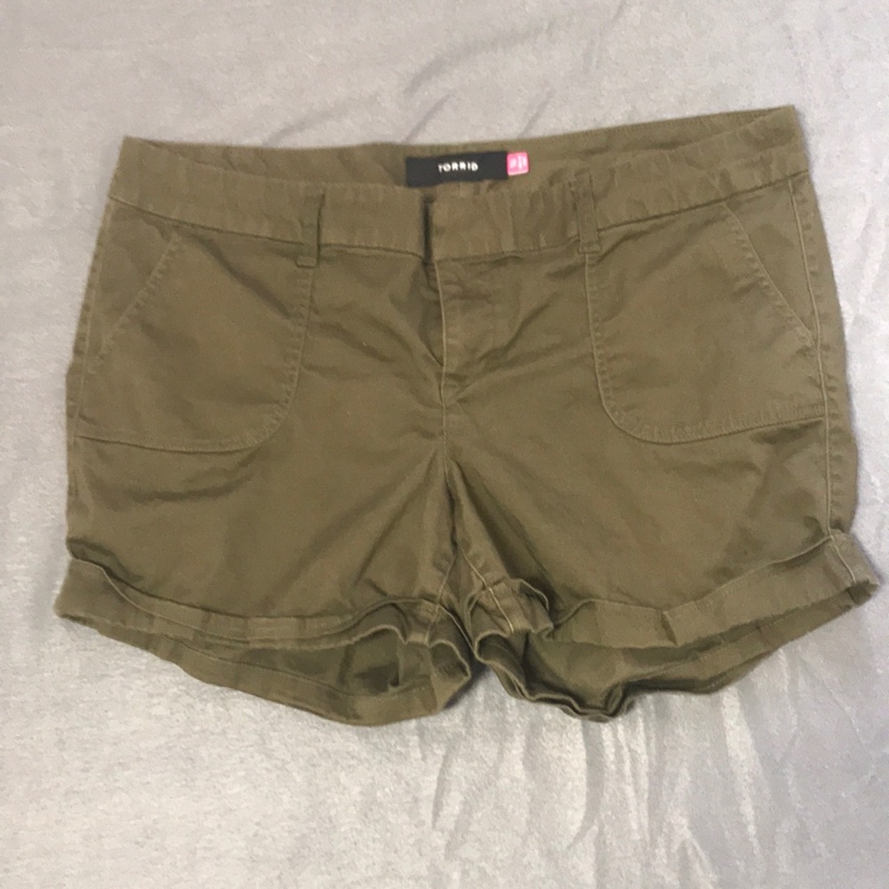 Torrid Khaki Shorts Sz 16